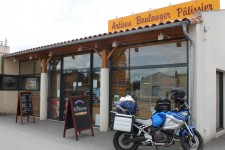 Yum Yum - pit stop Yum Yum - pit stop