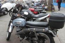 Back in the day when Harley Davidson made cool bikes...shame about the top box