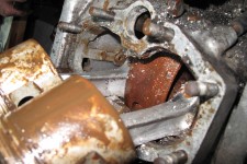 It appears to need a bottom end rebuild! It appears to need a bottom end rebuild!